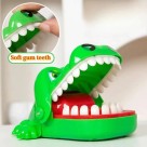 Brinquedo Jogo Crocodilo Morde Dedo Jacare Aperta Dente Kids